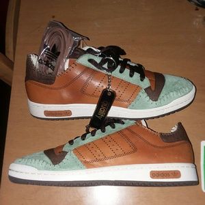 Adidas Decade sample 07